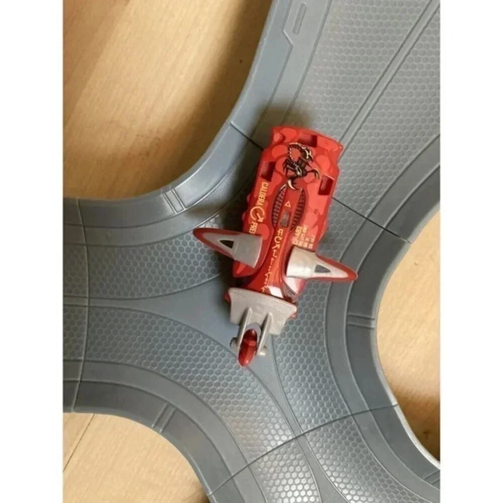 HEXBUG Warriors Battle‎ Stadium Caldera vs Tronikon Playset with Two Bugs​​